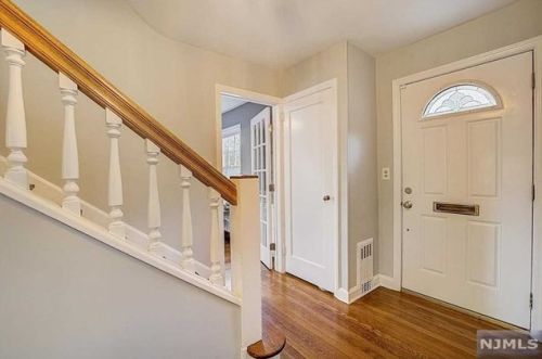 100 Harrison St, Verona, NJ 07044-1205