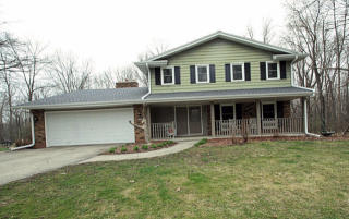 1270 Beechwood Dr, Cedarburg, WI 53012-9425