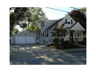 139 Crescent Ave, Cranston, RI 02910-2424