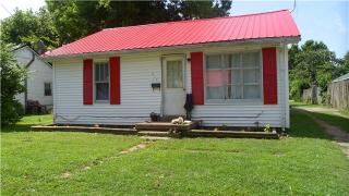 417 3rd St, Lawrenceburg, TN 38464-3428