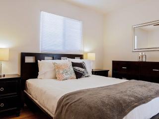425 Westminster Ave, Los Angeles CA  90020-4619 exterior