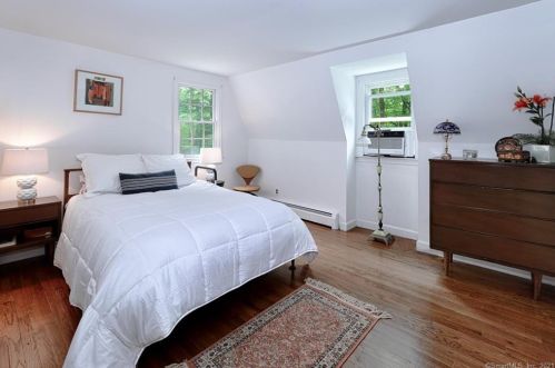 23 Mayflower Dr, Wilton CT  06897-1003 exterior