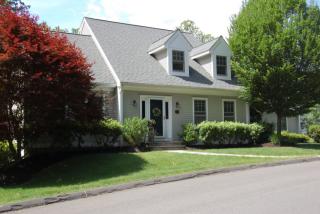 1 Bunker Hill Cir, Huntington CT  06484-6407 exterior