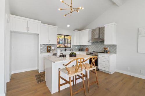 15825 Alta Vista Way, San Jose CA  95127-1704 exterior