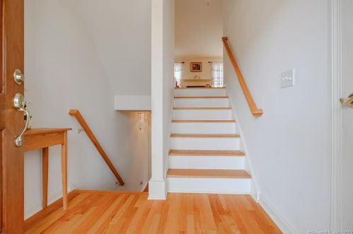 2005 Briar Woods Ln, Danbury, CT 06810-7437