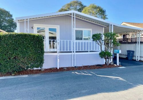 29 Leisure Park Cir, Santa Rosa, CA 95401-5882