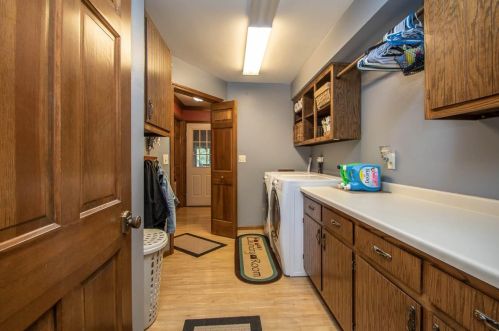 2084 Wintergreen Ct, Green Bay WI  54304-1946 exterior