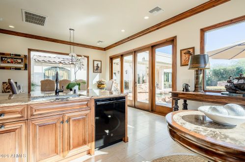 5909 Solcito Ln, Scottsdale AZ 85250-5514 exterior