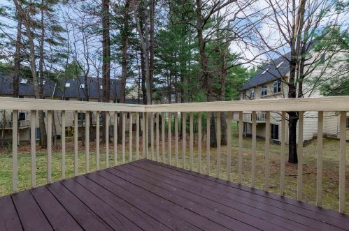 77 Dorchester Way, Nashua NH 03064-8121 exterior