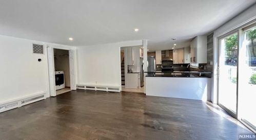 385 Stonetown Rd, Skyline Lakes NJ  07456-1308 exterior