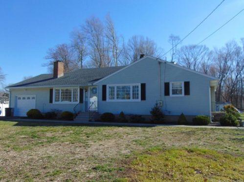 58 Shaw Dr, North Haven, CT 06473-2724