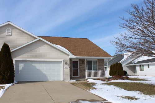 2823 Capricorn Dr, Green Bay, WI 54311-6461