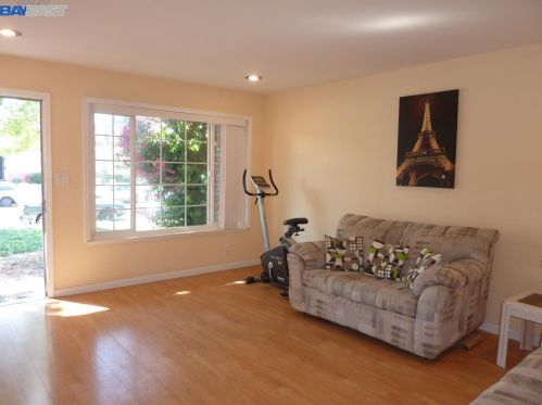 268 Royce Way, West Pittsburg CA  94565-4700 exterior