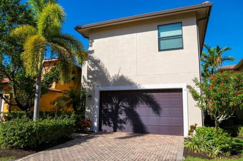 1246 Kendari Ter, Naples, FL 34113-8481