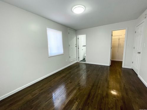 10459 214th St, Jamaica NY  11429-1542 exterior