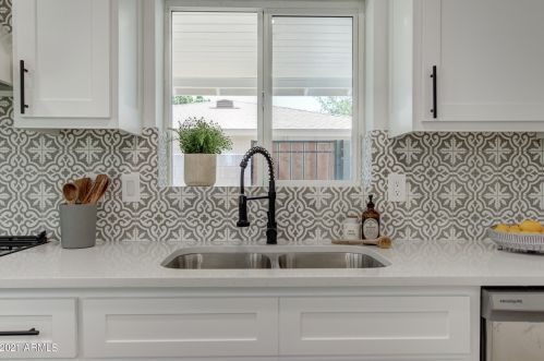 5612 19th St, Phoenix AZ  85016-3007 exterior