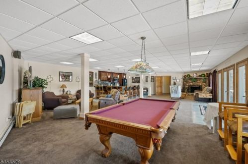 1 Mohawk Xing, Wantage NJ  07461-4539 exterior