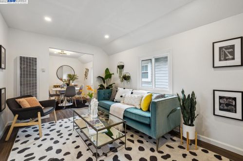 941 56th St, Oakland, CA 94608-3130