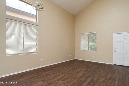 7152 Oakbank Dr, Tucson, AZ 85757-6940