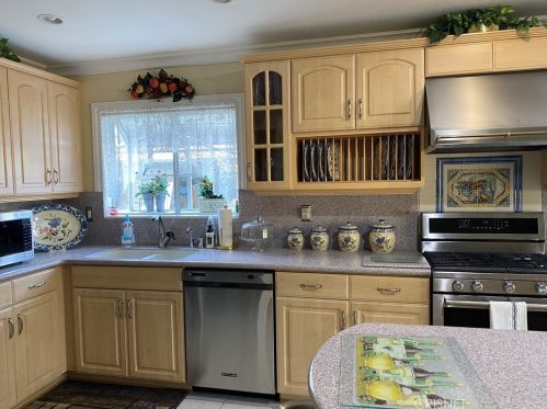 27708 Stardale Dr, Santa Clarita, CA 91350-1701