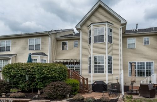 30 Surrey Ln, Flemington NJ  08822-1588 exterior