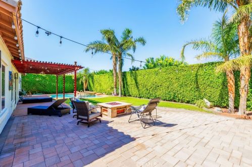 972 Mira Grande, Palm Springs CA  92262-1212 exterior