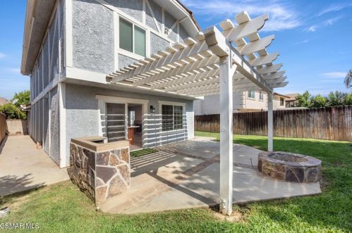 840 Beachnut Ave, Simi Valley CA  93065-5278 exterior