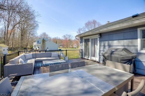 23 Bromleigh Way, Greystone Park NJ  07950-1624 exterior