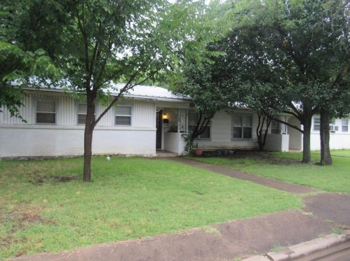 58 Pershing Dr, Denison, TX 75020-8350