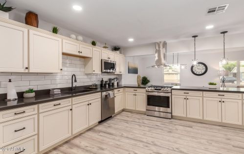 8334 Oak St, Scottsdale AZ  85257-2852 exterior