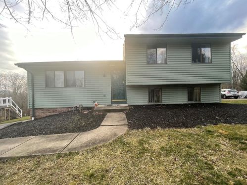 2616 Fox Chase Ct, Bridgeville, PA 15017-1610