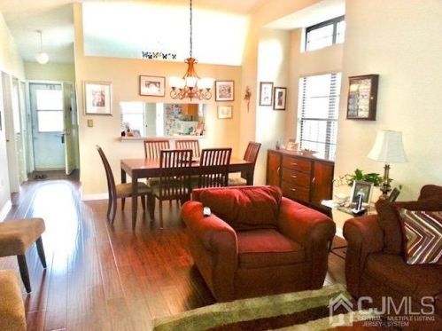 48 Wycoff Way, East Brunswick, NJ 08816-5630