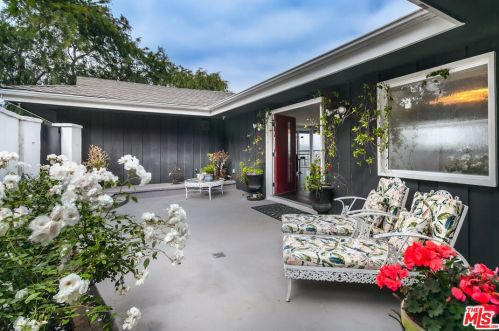3200 Wrightwood Dr, North Hollywood CA  91604-3936 exterior