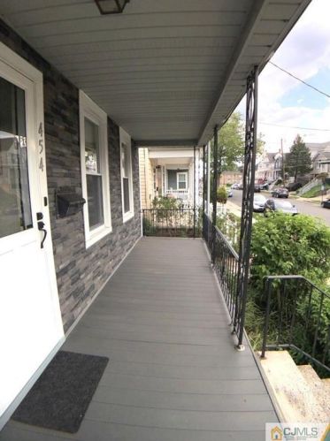 454 Neville St, Perth Amboy, NJ 08861-3111
