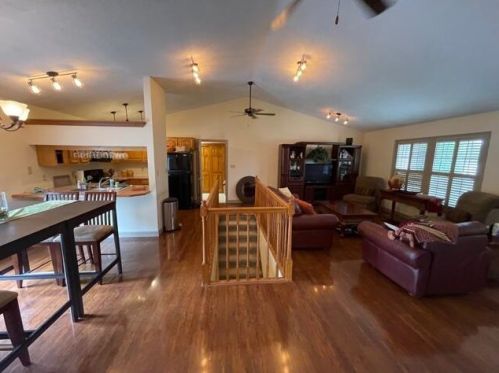 2310 Chickasaw Dr, London OH  43140-9014 exterior