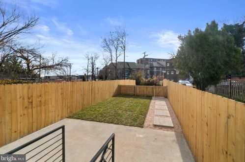 641 Franklin St, Washington DC 20017-1318 exterior