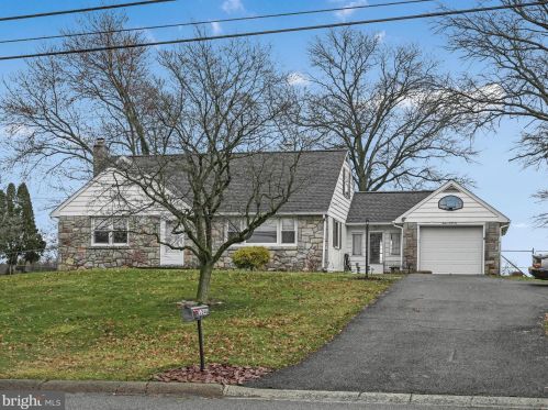 1246 Adams St, Pottstown PA  19464-2402 exterior