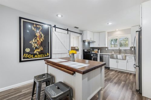 235 Grove Ave, Santa Rosa CA  95409-3813 exterior