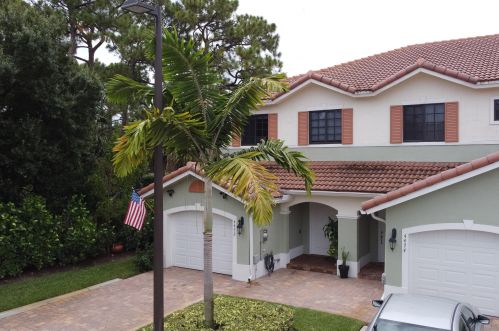 4472 Leo Ln, West Palm Beach, FL 33410-6410