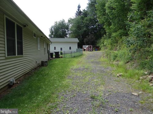 27 Eaton St, Schuylkill Haven PA  17972-1022 exterior