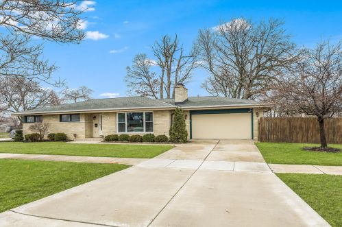 6845 Pershing Blvd, Kenosha, WI 53142-3882