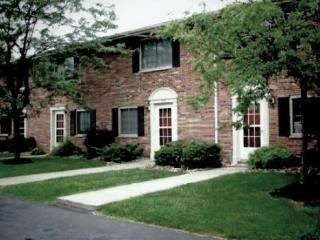 1242 Gaylan Dr, Cuyahoga Falls OH  44221-5118 exterior