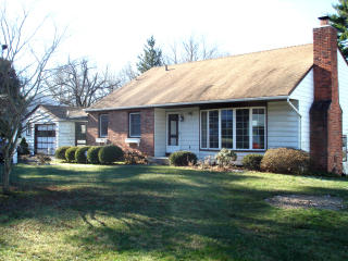 44 Donald Ln, Crotonville, NY 10562-3912