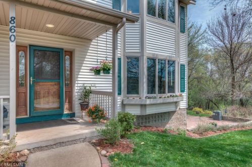 860 Young Rd, Hudson, WI 54016-7044