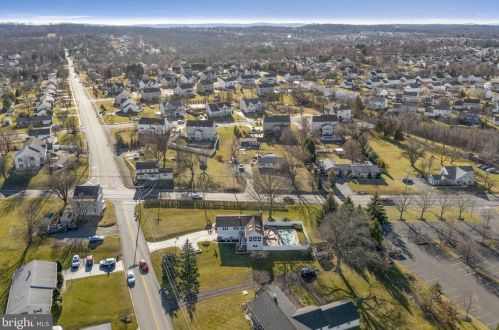 2221 Swamp Pike, Gilbertsville PA  19525-9654 exterior