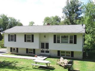 71 Plattekill Ardonia Rd, Wallkill, NY 12589-4616