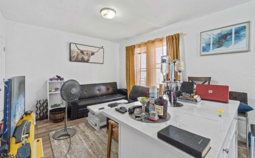 227 Hollywood Ave, East Orange NJ  07018-3941 exterior