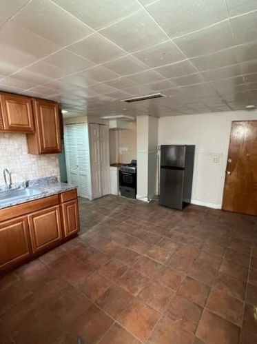 4308 Durham Ave, North Bergen NJ  07047-2730 exterior