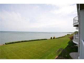3092 Whispering Shores Dr, Vermilion OH  44089-4507 exterior