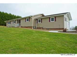 24 Snelson Dr, Asheville, NC 28806-7416
